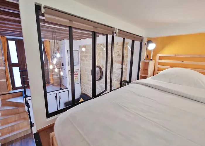 Chloé - Modern Loft Sorbonne Notre-dame Historic Apartment Paris