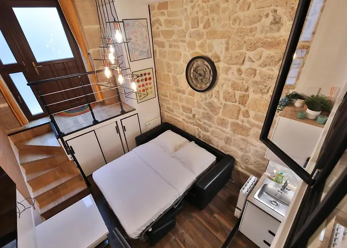 Chloé - Modern Loft Sorbonne Notre-dame Historic Apartment Paris