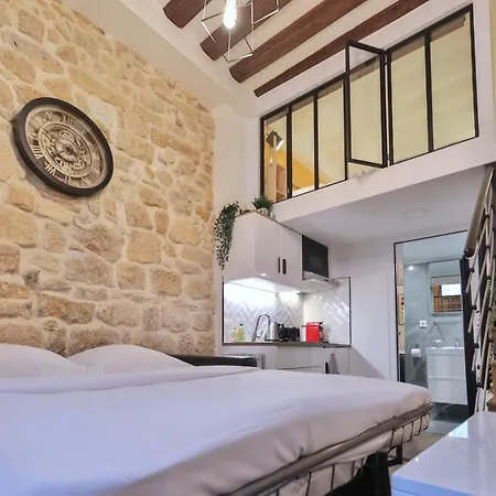 Chloe - Modern Loft Sorbonne Notre-dame Historic Lägenhet *